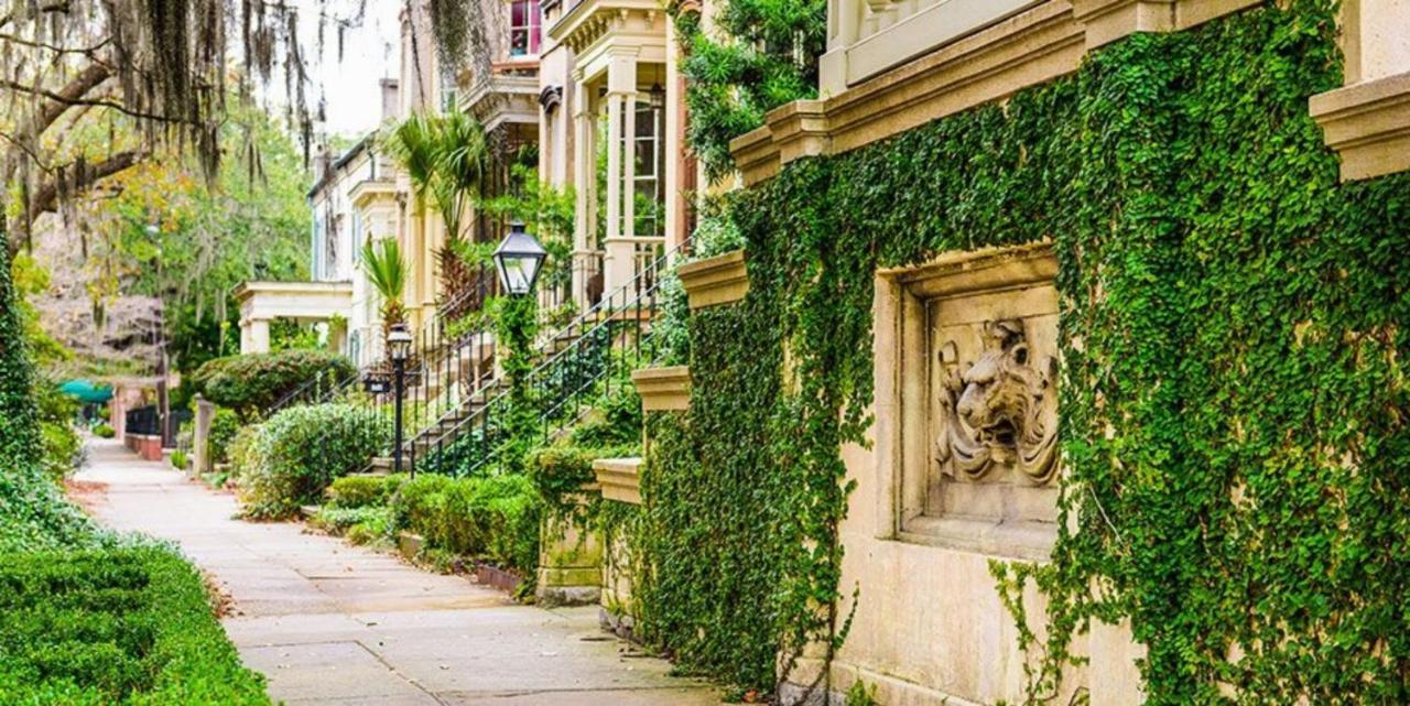 Walk Score 90!!-Historic Downtown District-2 Blocks To Famous Forsyth Park- Huge Private Patio-Private Parking Savannah Buitenkant foto